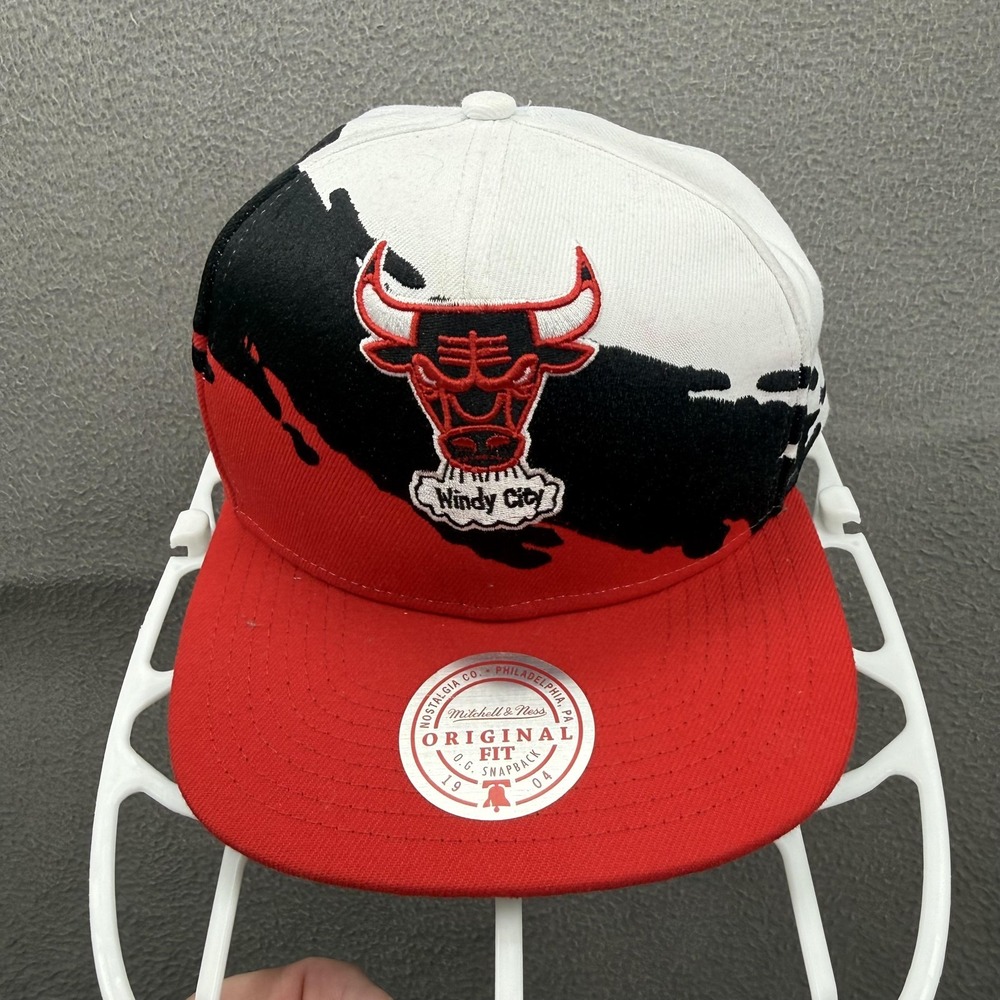 Chicago Bulls Hat Cap Snap Back One Size Red NBA Basketball Mitchell & Ness